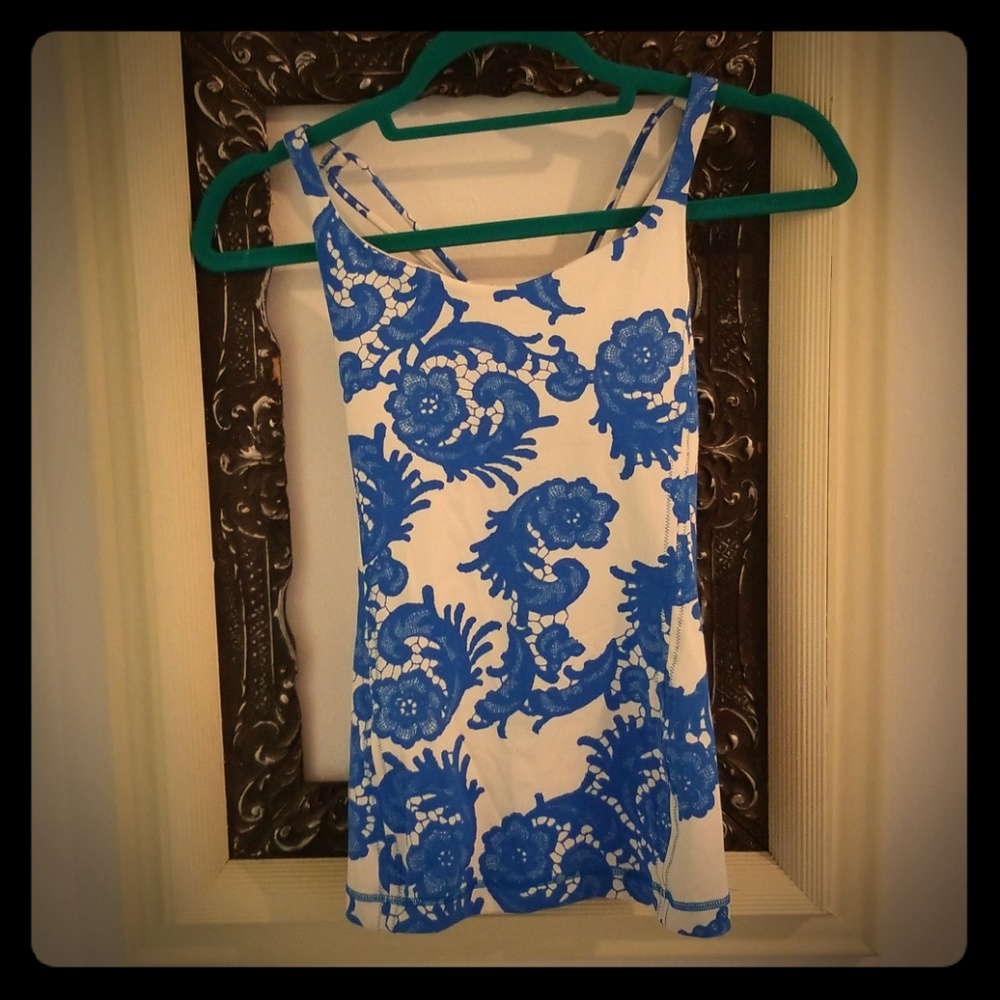 Lululemon tank